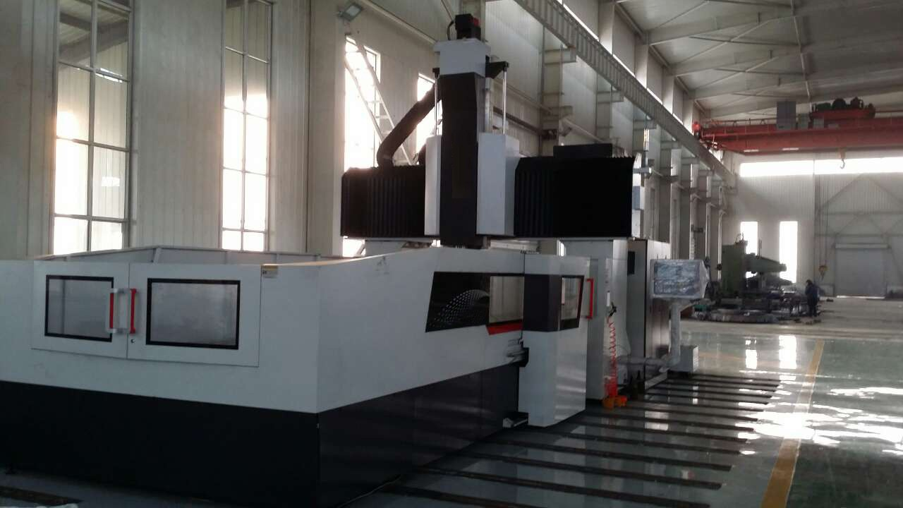 Fresadora CNC de doble columna para fresado, perforación y mandrinado